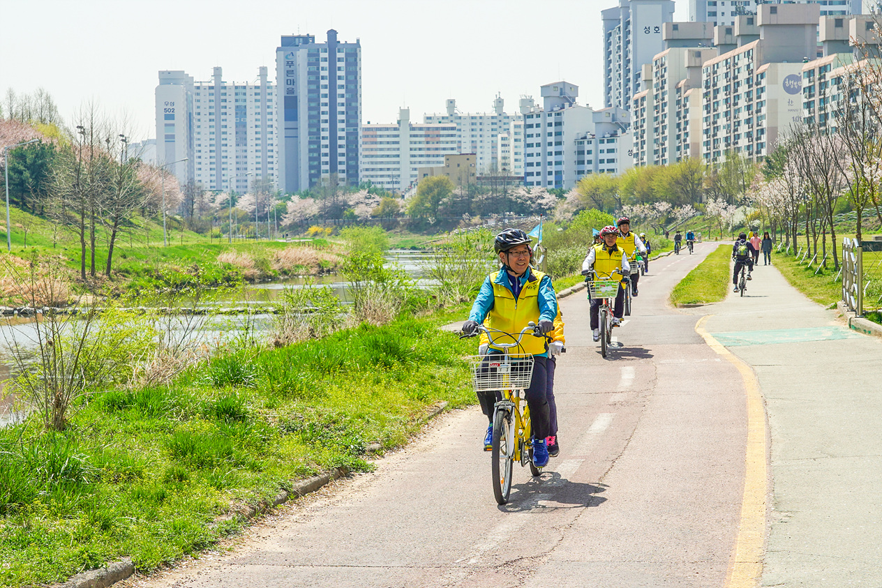 시각장애인과 자전거 함께 타기 행사 - 18