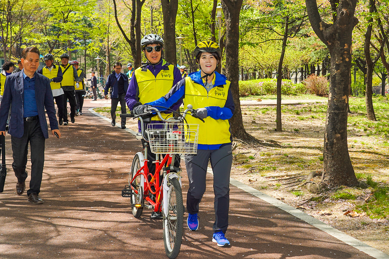 시각장애인과 자전거 함께 타기 행사 - 4