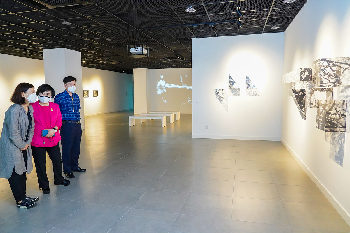 권정아 초대전(차원의 경계) - 2