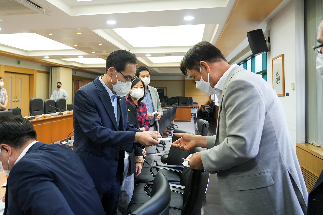 전기차 급속충전소 부족실태 해결방안 연구단 중간보고회 - 2