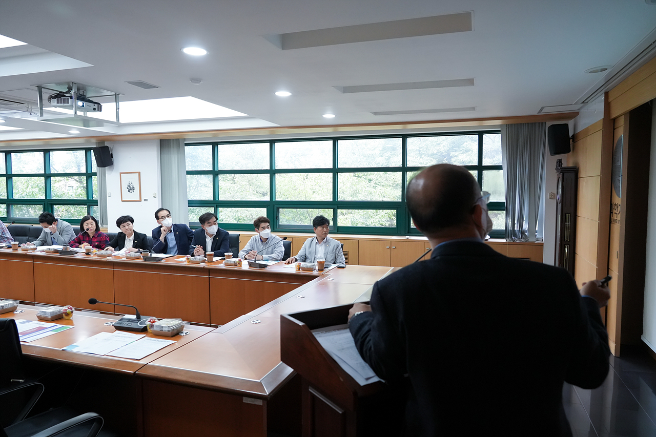 전기차 급속충전소 부족실태 해결방안 연구단 중간보고회 - 9