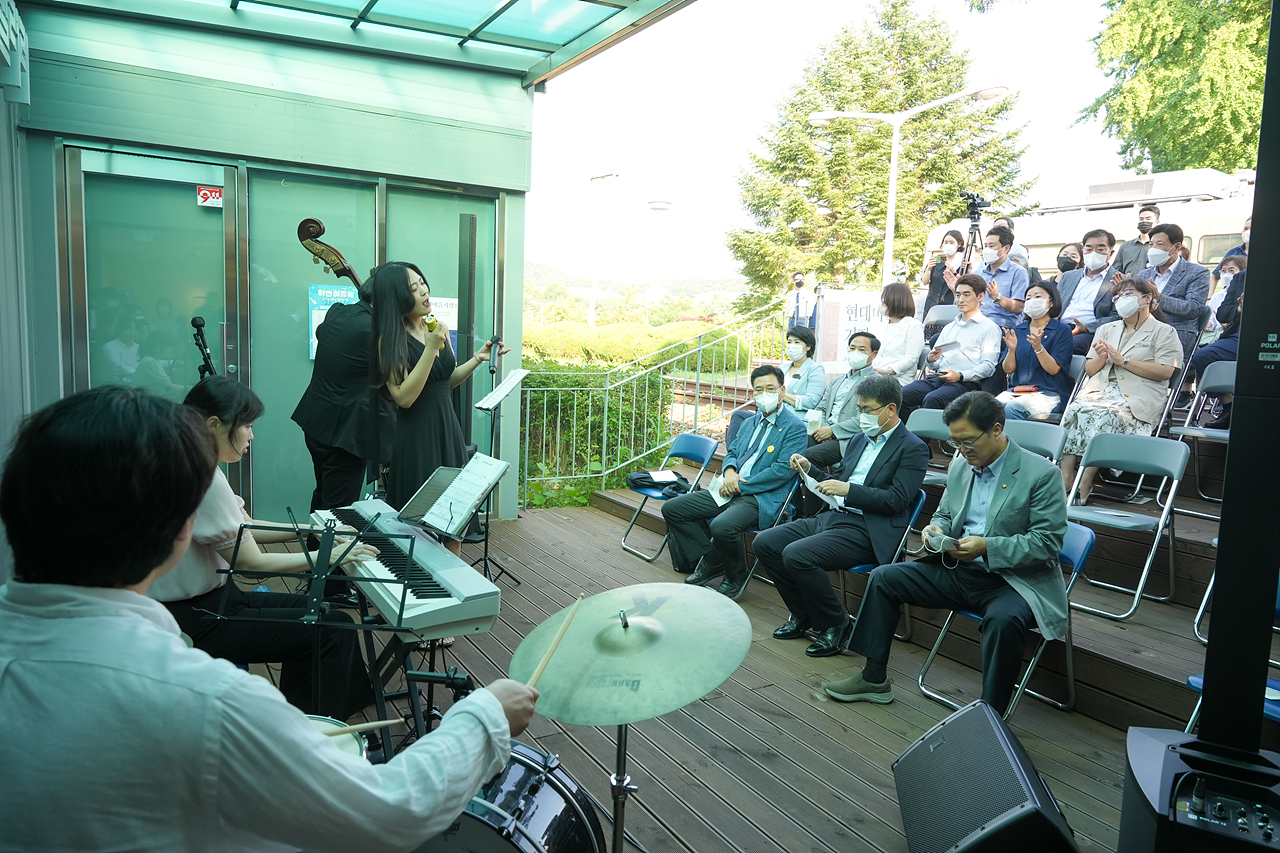 경춘선숲길 갤러리 현대미술거장전 전시 오프닝 - 1