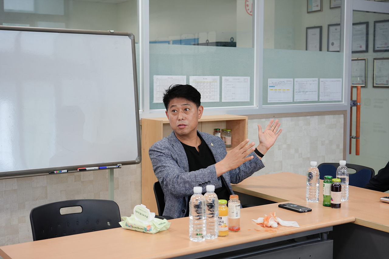 전기차 충전소 부족 문제 해소를 위한 특별위원회 현장방문 - 3