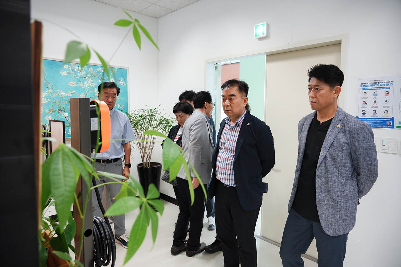 전기차 충전소 부족 문제 해소를 위한 특별위원회 현장방문 - 10