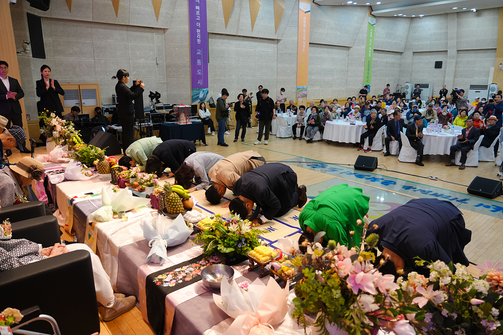 제52회 어버이날 기념 100세 어르신 축하연 - 5