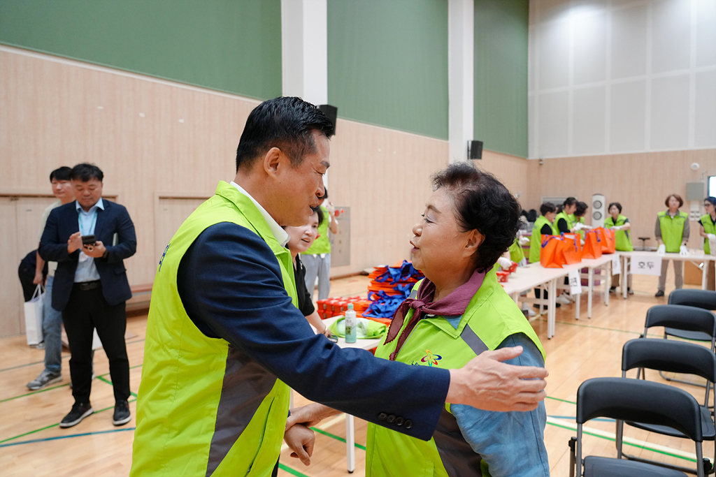 의장님 노원구 자원봉사센터 추석맞이 키트제작 격려방문 - 2
