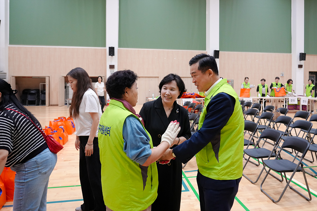 의장님 노원구 자원봉사센터 추석맞이 키트제작 격려방문 - 4