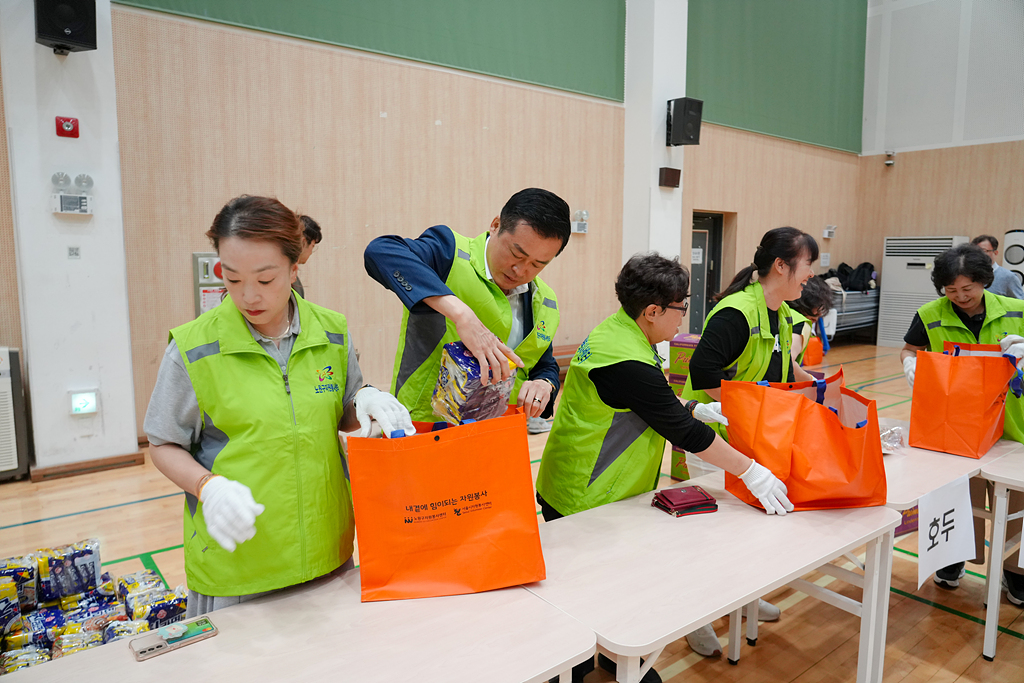 의장님 노원구 자원봉사센터 추석맞이 키트제작 격려방문 - 11