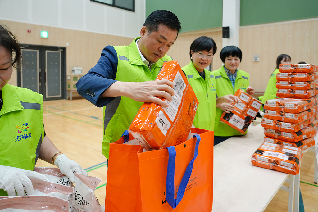 의장님 노원구 자원봉사센터 추석맞이 키트제작 격려방문 - 15