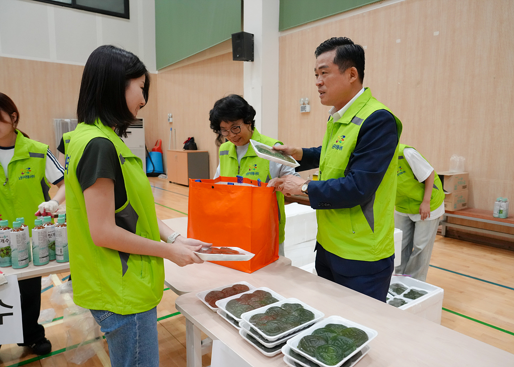 의장님 노원구 자원봉사센터 추석맞이 키트제작 격려방문 - 16
