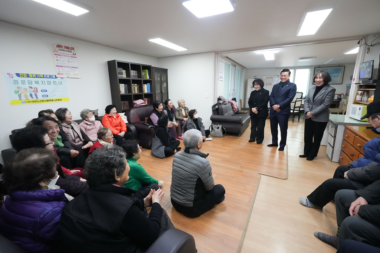 청솔아파트 경로당 새해인사 - 1