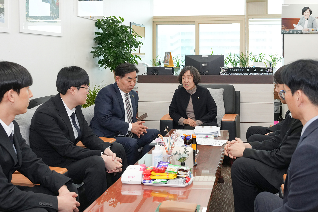 행정재경위원회 구청사 보안관 방문 - 1