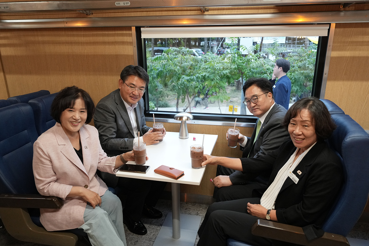 경춘스테이션 북&커피 개관식 - 13