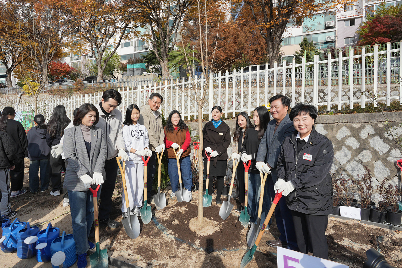 주민 참여 100만그루 나무심기 행사(월계초) - 13
