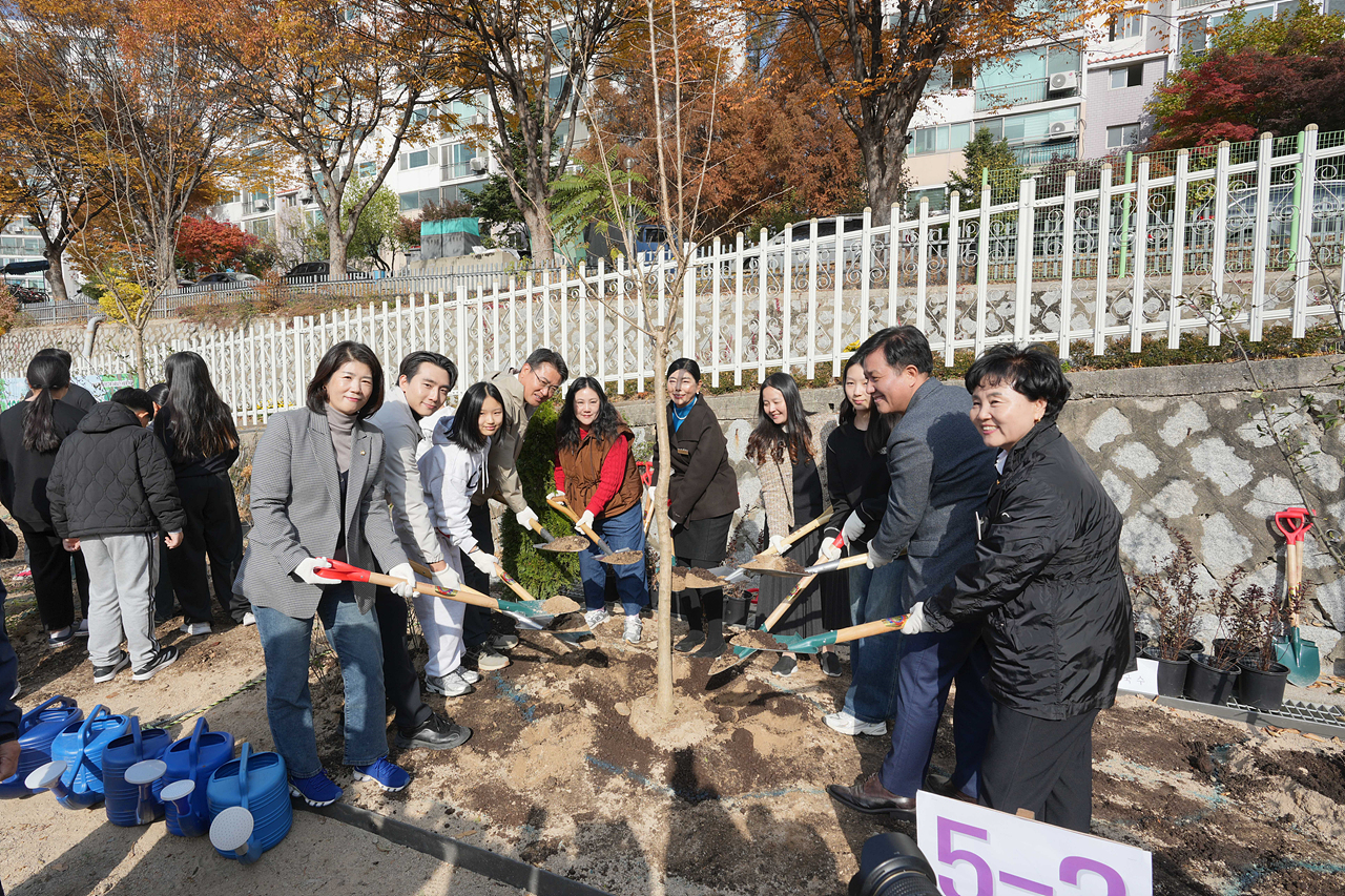 주민 참여 100만그루 나무심기 행사(월계초) - 15