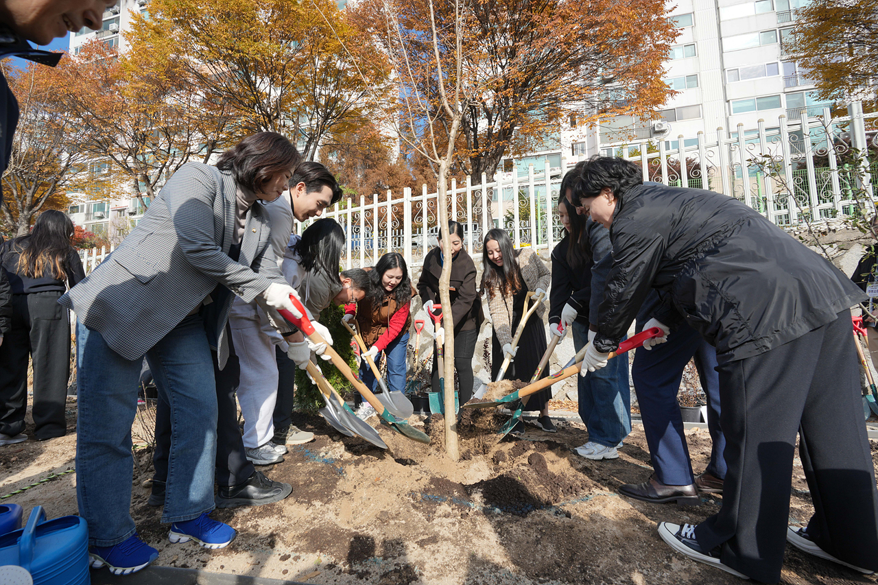주민 참여 100만그루 나무심기 행사(월계초) - 16