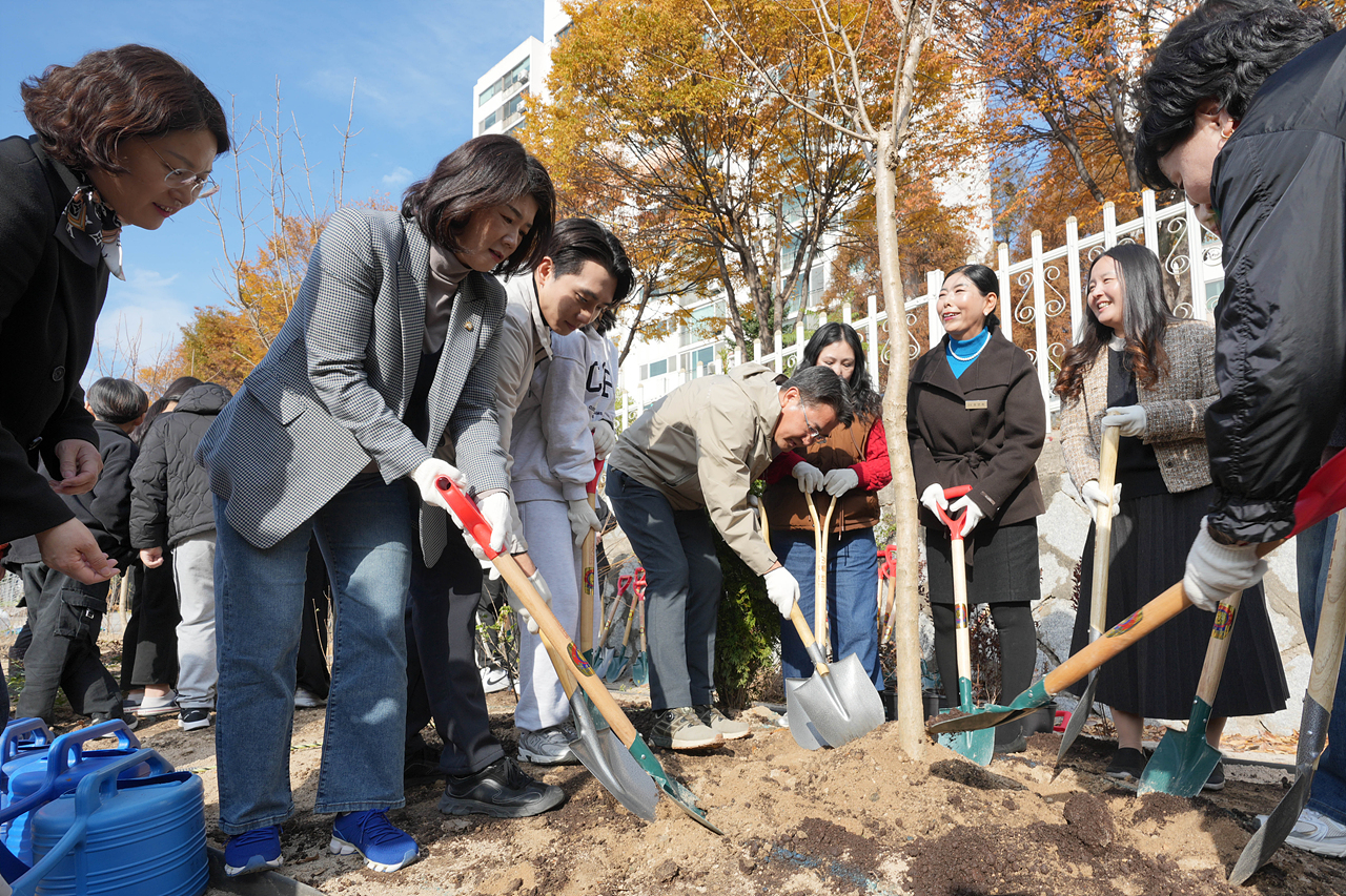 주민 참여 100만그루 나무심기 행사(월계초) - 19