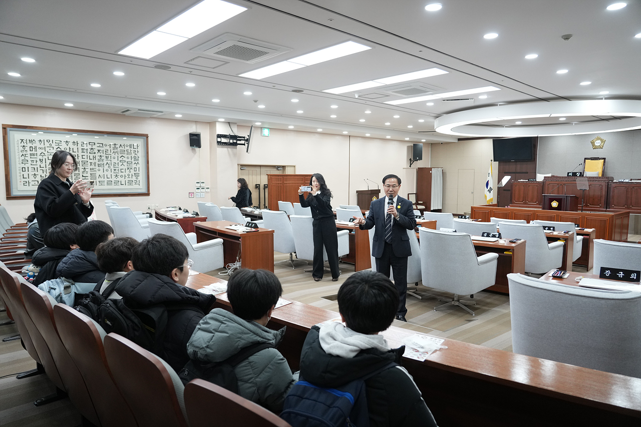 수락초 의회 본회의장 방문 - 2