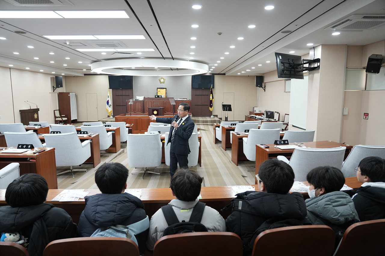 수락초 의회 본회의장 방문 - 3