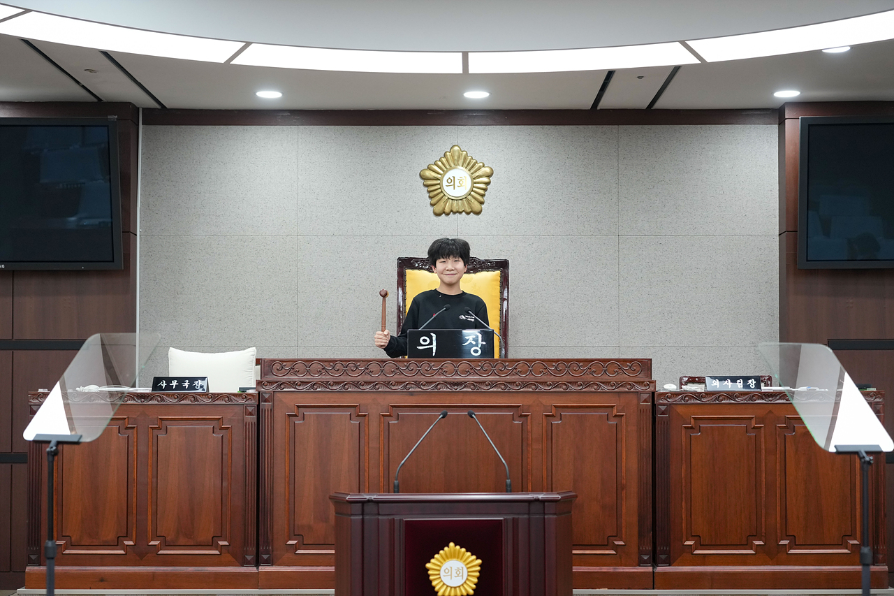 수락초 의회 본회의장 방문 - 17