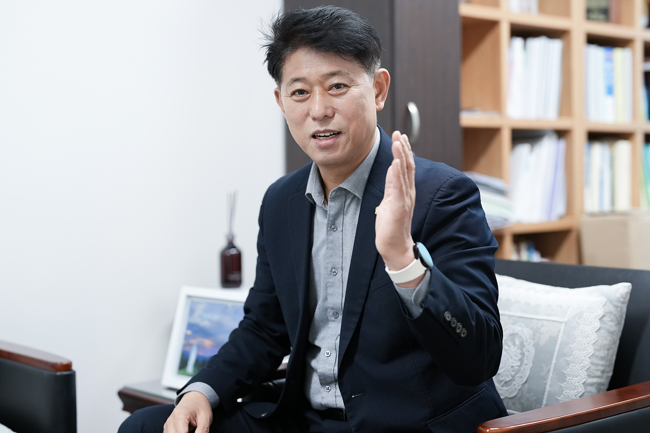 언론사 인터뷰 - 4