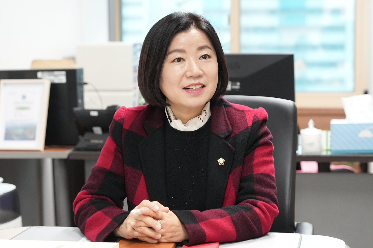 언론사 인터뷰 - 4