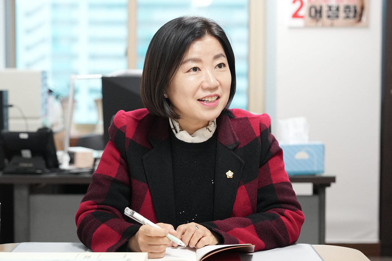 언론사 인터뷰 - 8