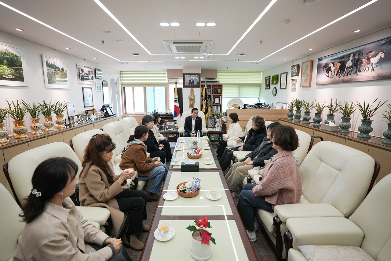 의장실 손님방문 - 1