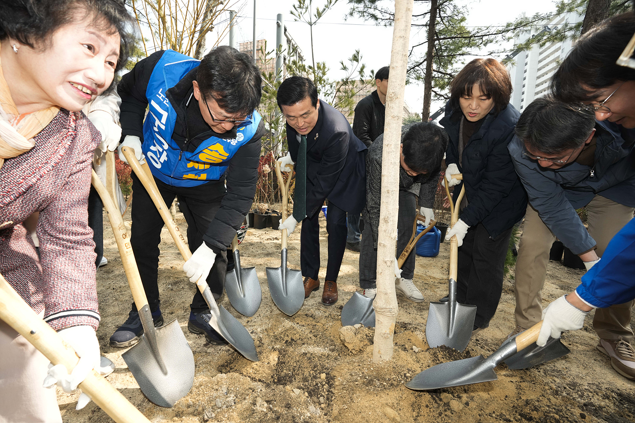 주민 참여 100만그루 나무심기 행사 - 11