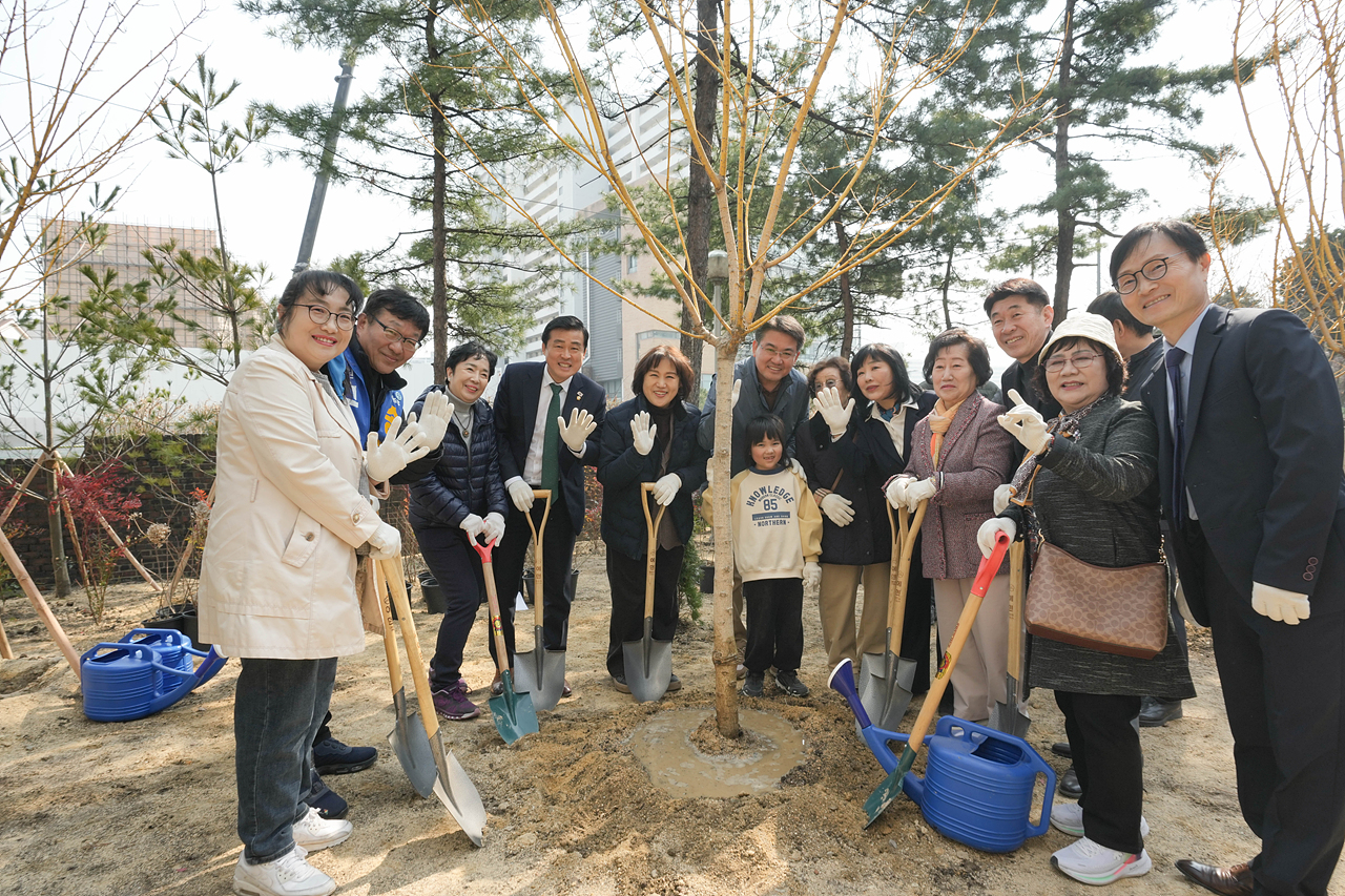 주민 참여 100만그루 나무심기 행사 - 15