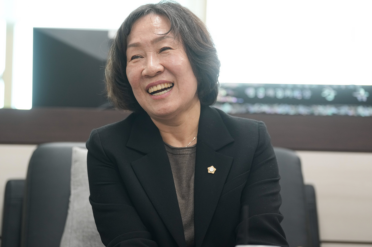 언론사 인터뷰 - 12