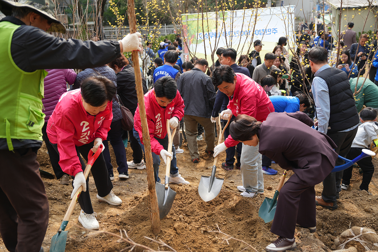 주민 참여 100만그루 나무심기 행사 - 6