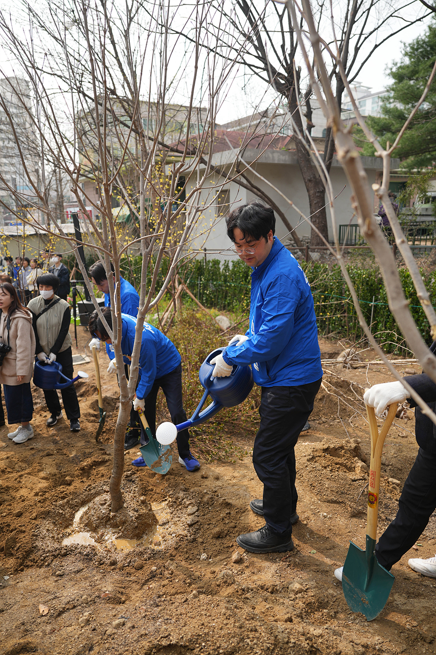 주민 참여 100만그루 나무심기 행사 - 10