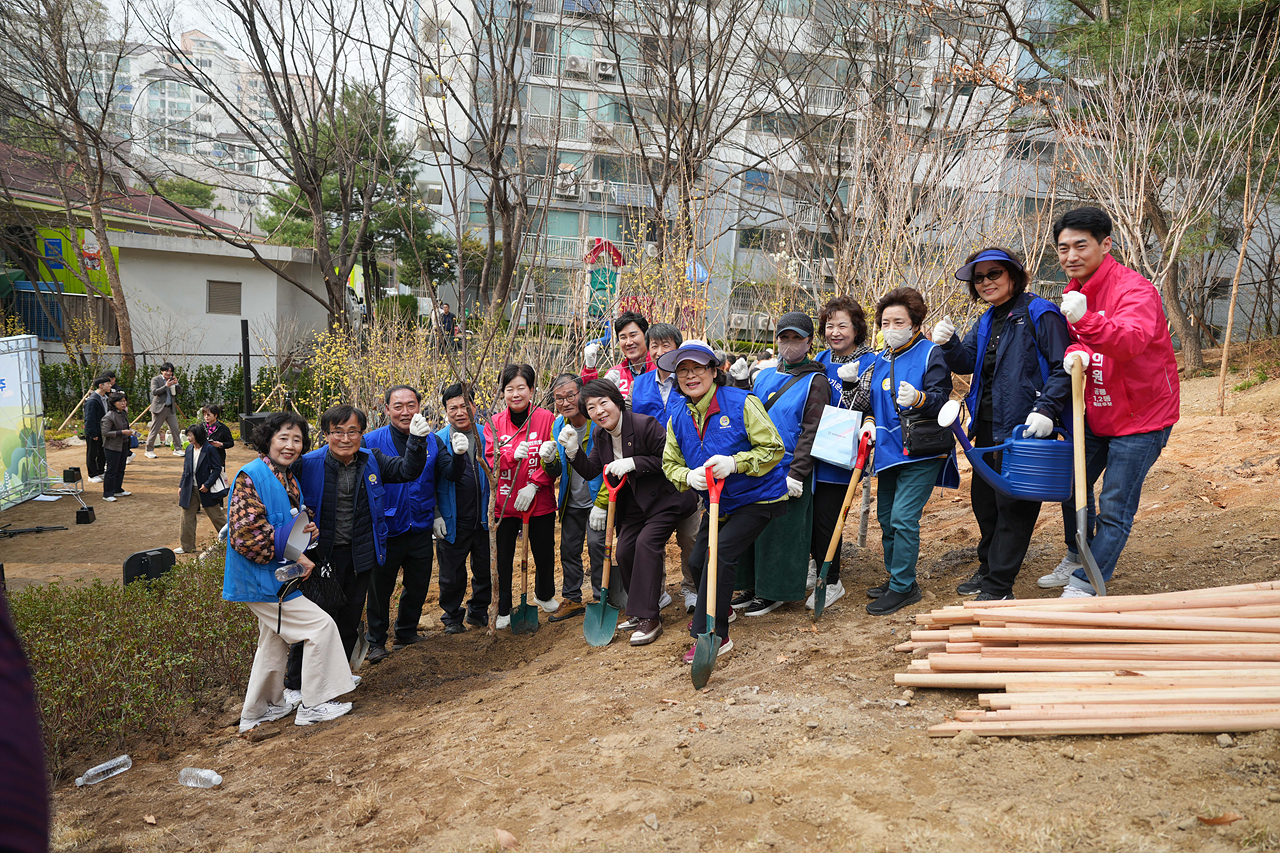 주민 참여 100만그루 나무심기 행사 - 9