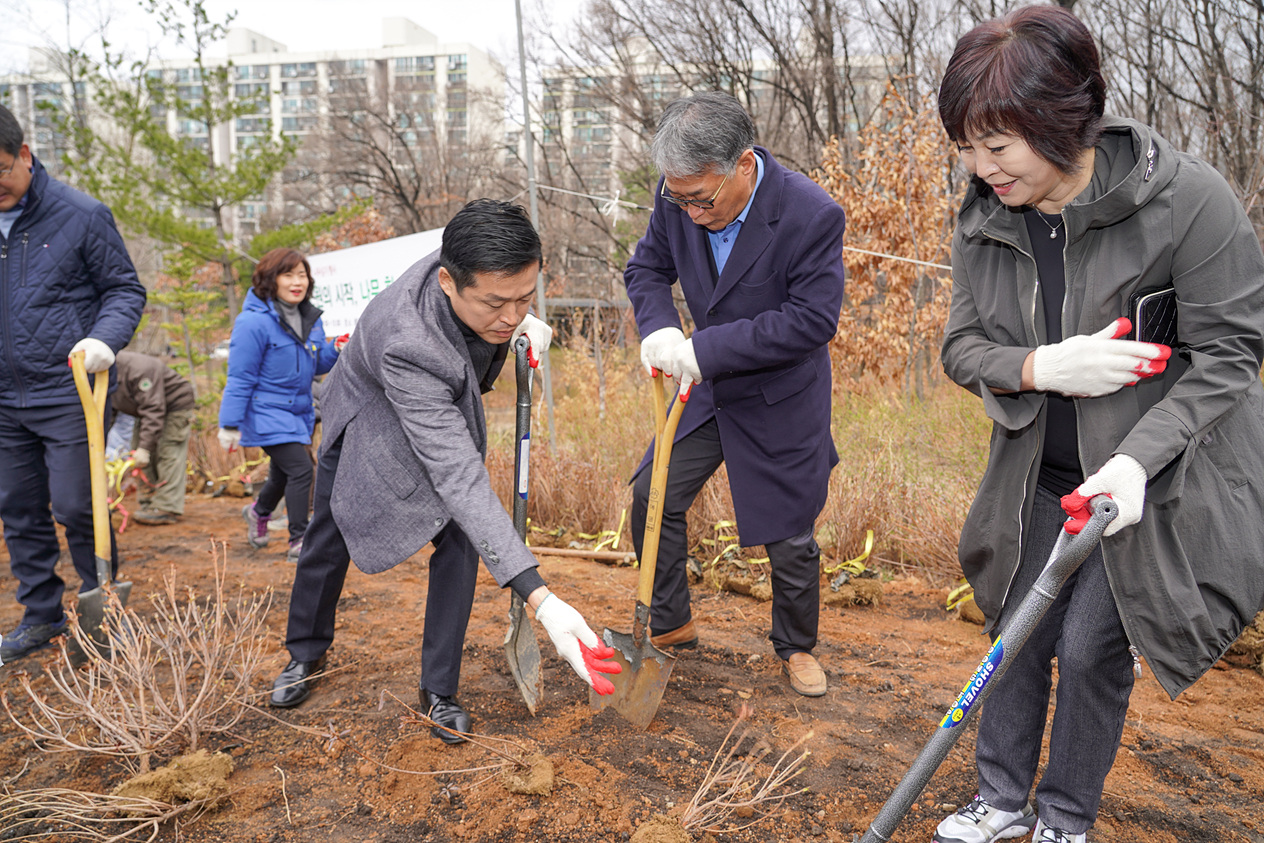 제74회 식목일 기념 나무심기 행사 - 2