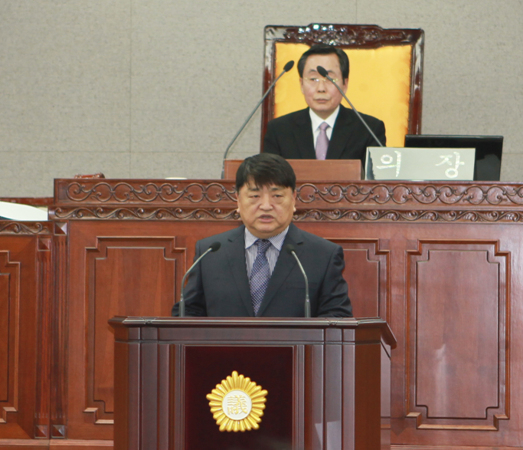 제203회 정례회 1차 본회의 - 4