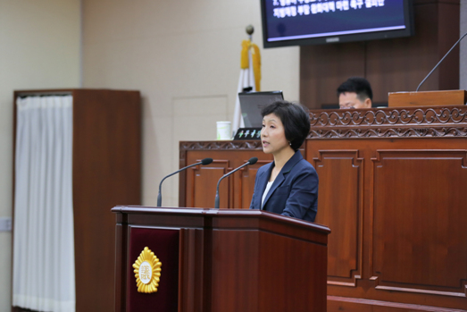 제208회 정례회 1차 본회의 - 9