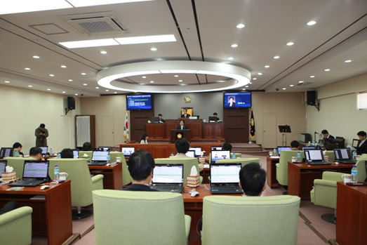 제203회 정례회 1차 본회의 - 6