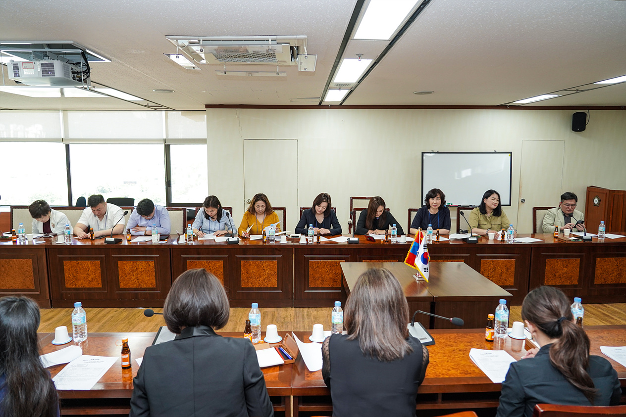 몽골 선진정치 연수단 노원구의회 방문 - 4