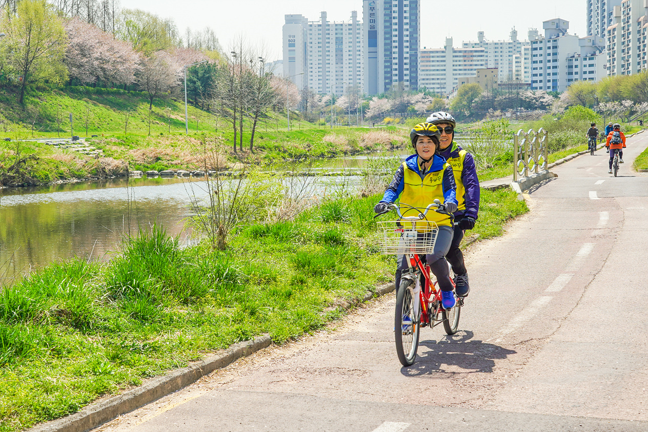시각장애인과 자전거 함께 타기 행사 - 23