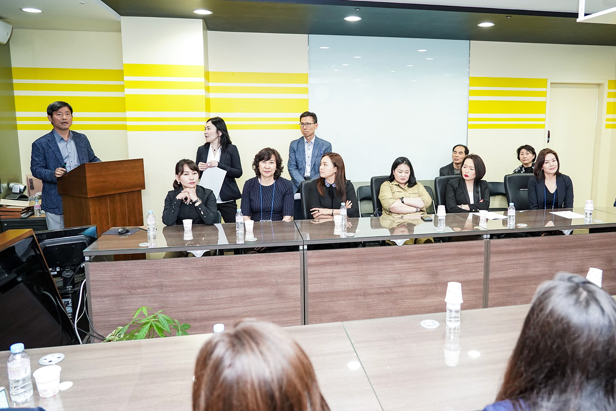 몽골 선진정치 연수단 노원구의회 방문 - 13