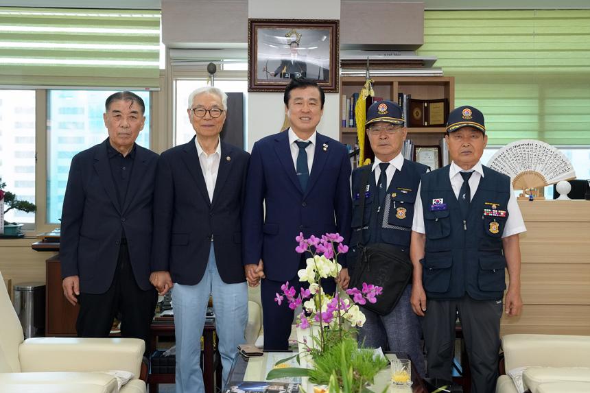 의장실 손님 방문(월남참전회 임원)