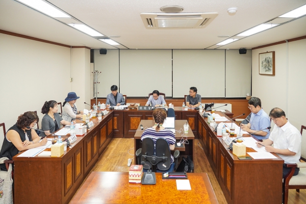 구의원 해외연수 심사위원 위촉식 및 심사위원회의
